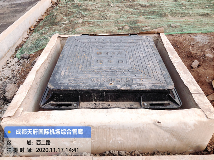 逃生口蓋板現場